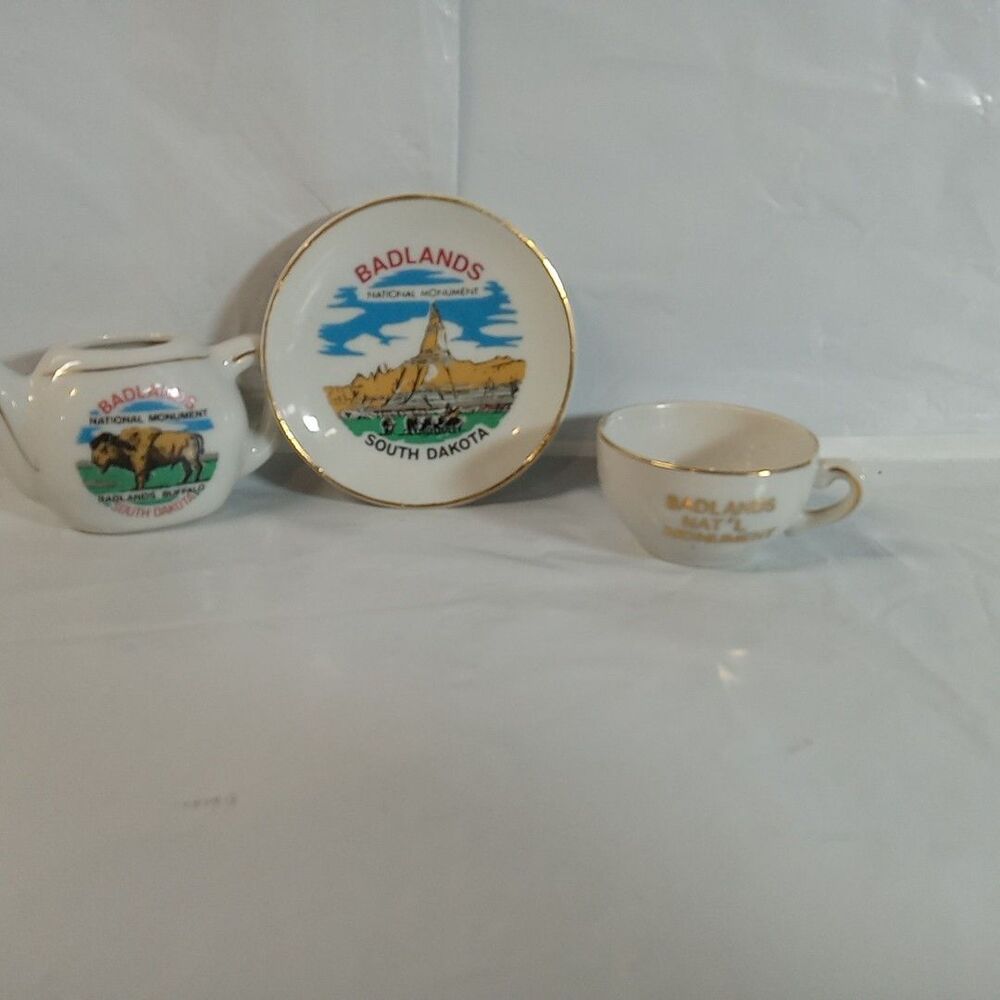 Vintage Badlands Monument South Dakota Souvenir  Mini Teapot Cup Saucer